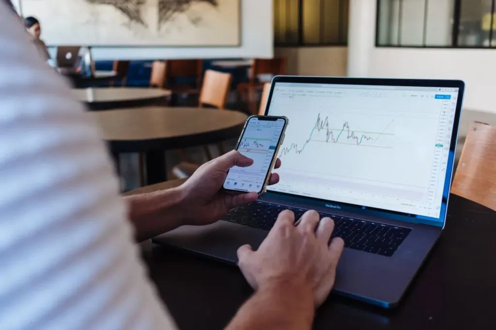 Krypto czy Forex - Co Jest Dla Ciebie Lepsze?